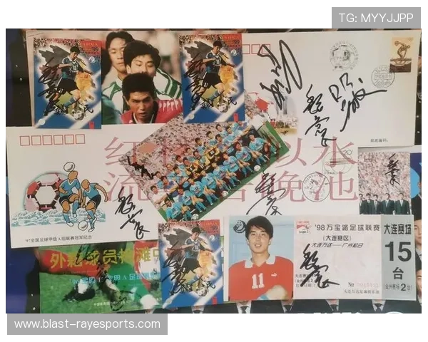 足球球星卡收藏热潮揭秘，如何选择和投资最具潜力的球员卡片